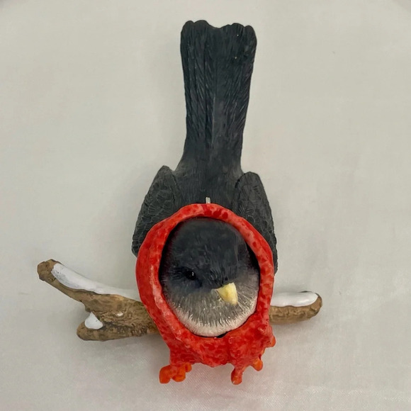 1998 Hallmark Keepsake Warm and Cozy Bird with Red Scarf Christmas Ornament. - Picture 9 of 12